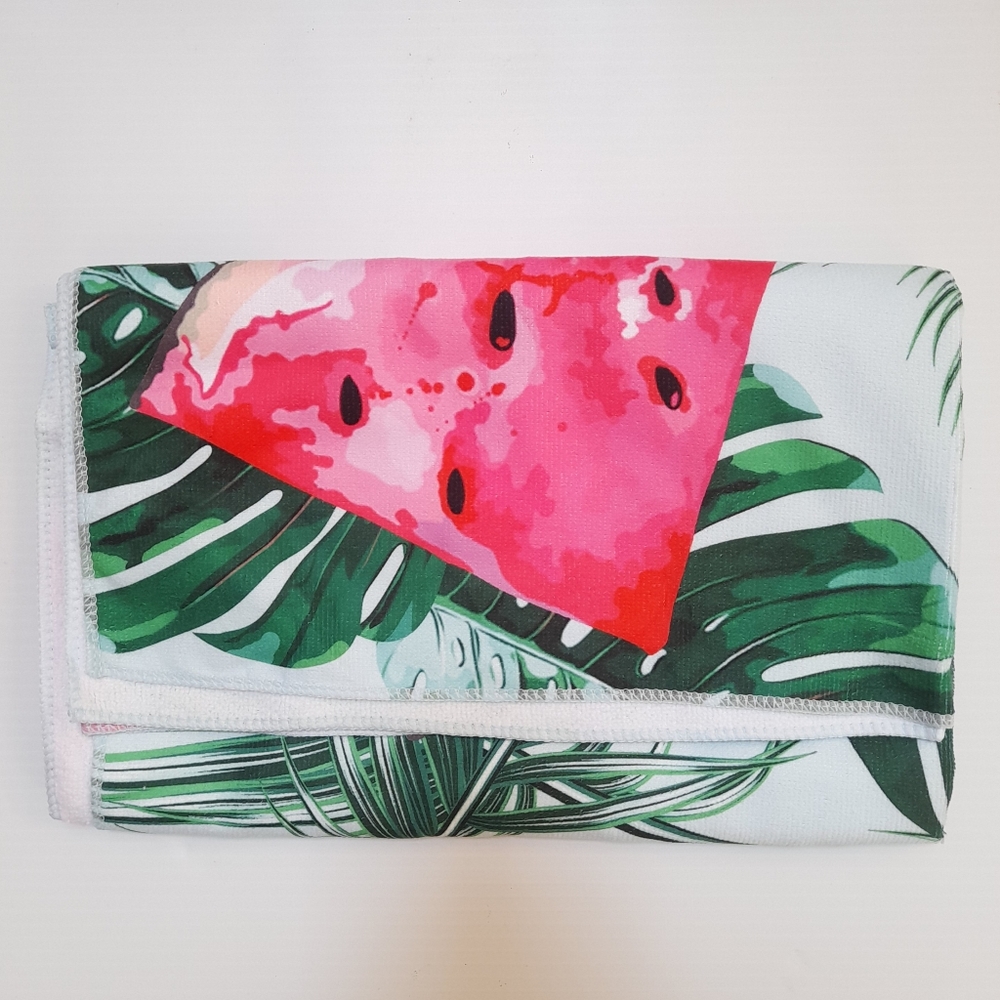 ● NWT Watermelon Microfiber Pool Sandproof Beach Towel - Picture 10 of 12